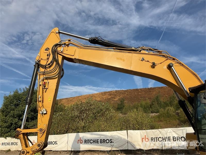 CAT 323 Bageri guseničari