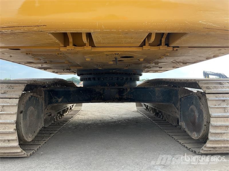CAT 323 Bageri guseničari