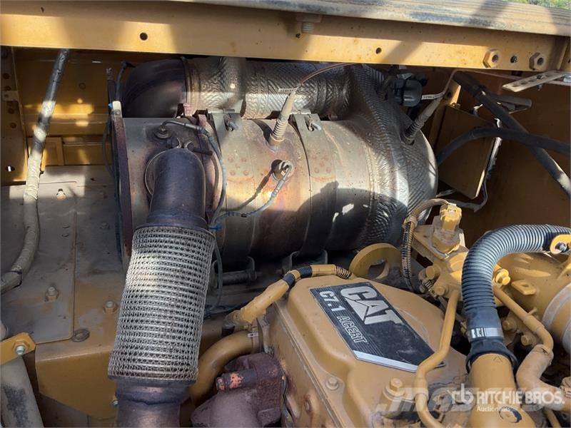 CAT 323 Bageri guseničari