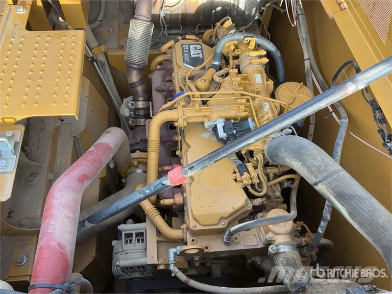 CAT 323 Bageri guseničari