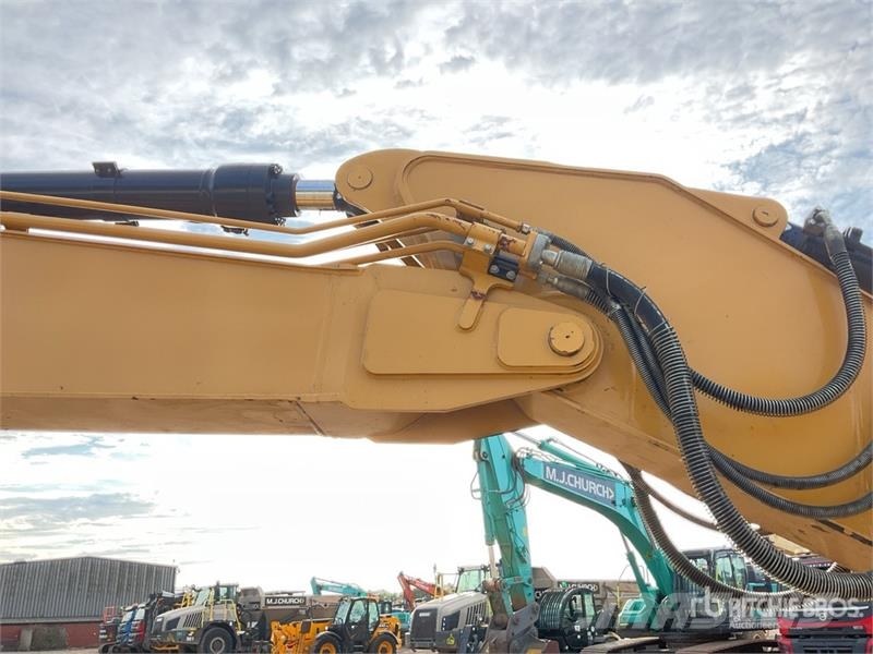 CAT 323 Bageri guseničari