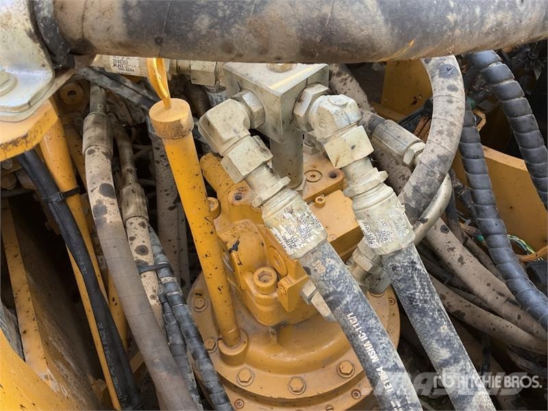 CAT 323 Bageri guseničari
