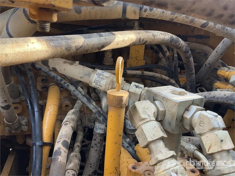 CAT 323 Bageri guseničari
