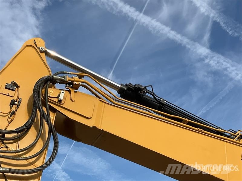 CAT 323 Bageri guseničari
