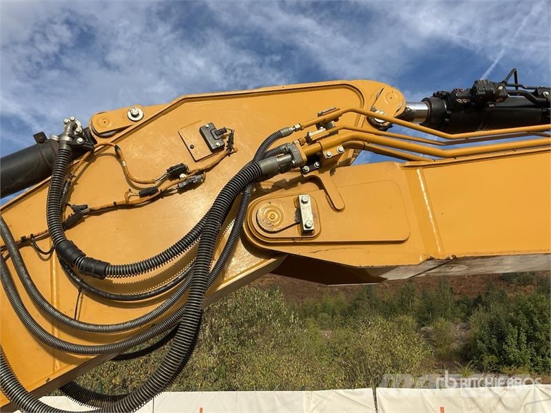 CAT 323 Bageri guseničari