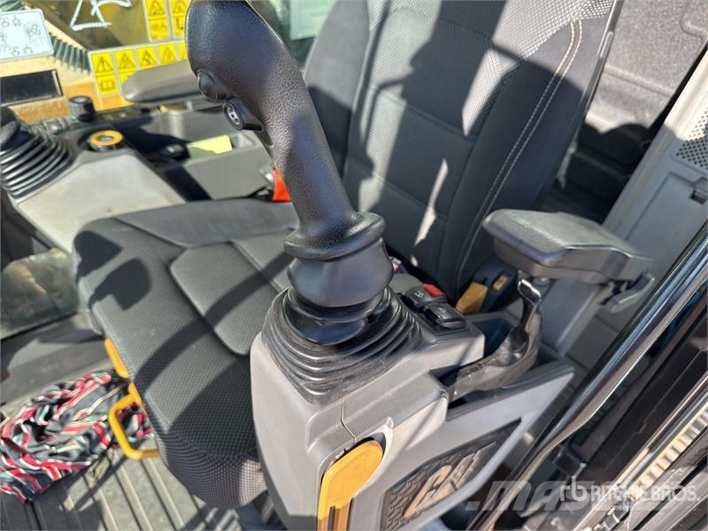 CAT 323 Pelle Sur Chenilles Tracked Excavator Paletli ekskavatörler
