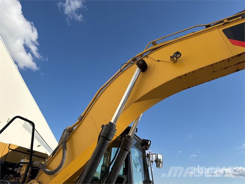CAT 323 Pelle Sur Chenilles Tracked Excavator Paletli ekskavatörler
