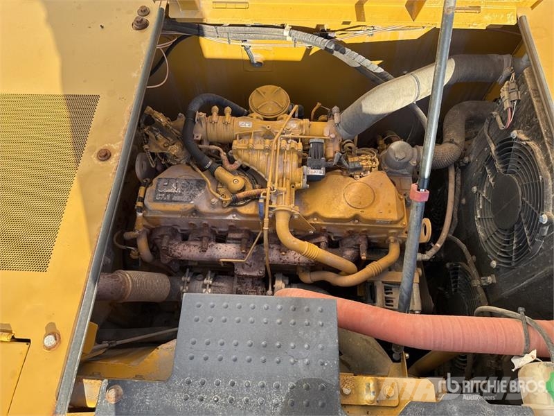 CAT 323 Pelle Sur Chenilles Tracked Excavator Paletli ekskavatörler