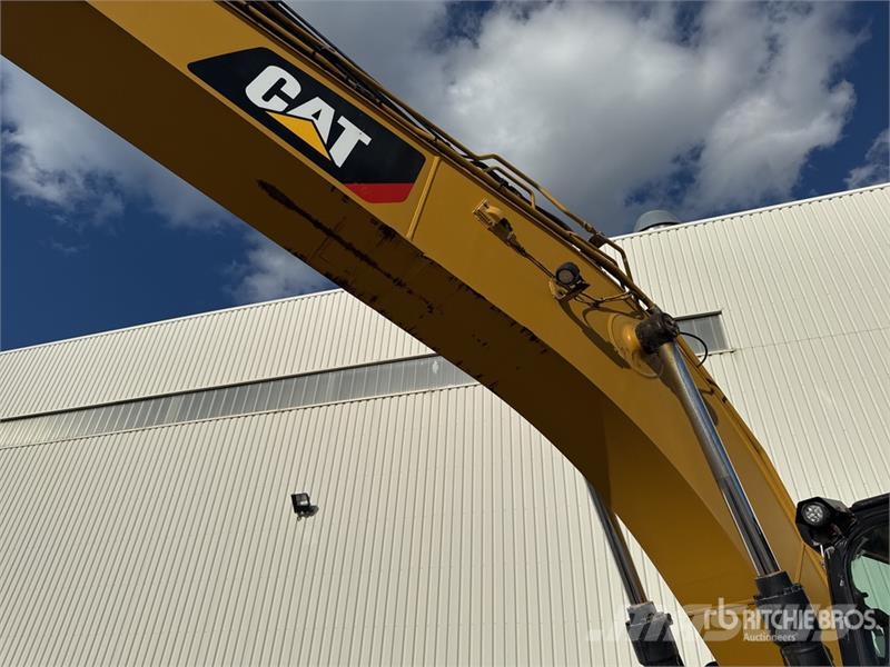 CAT 323 Tracked Excavator Bagri goseničarji