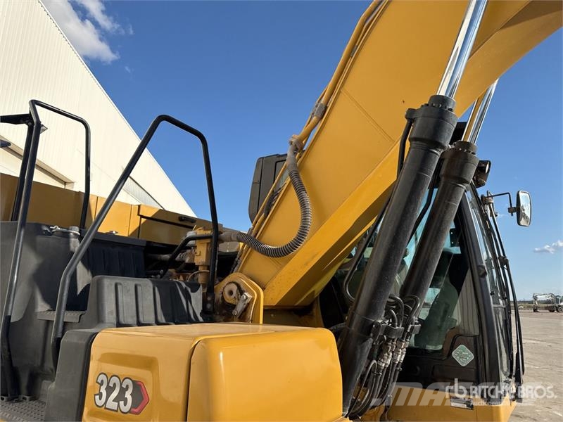 CAT 323 Tracked Excavator Bagri goseničarji