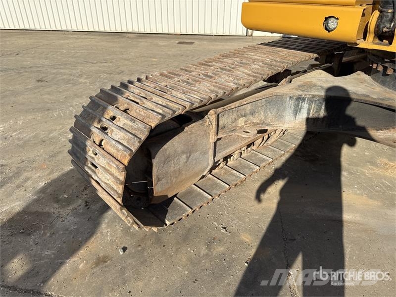 CAT 323 Tracked Excavator Bagri goseničarji