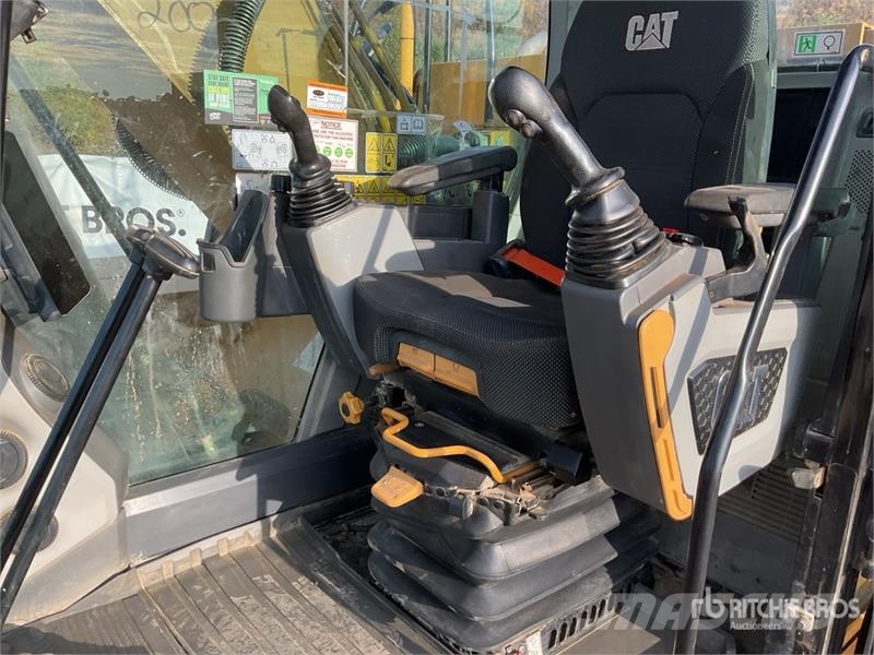 CAT 323 Tracked Excavator Rupsgraafmachines