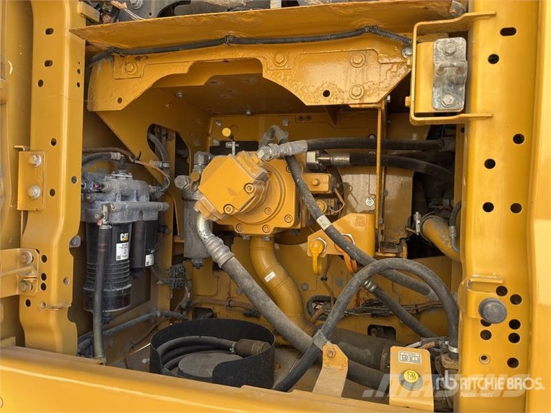 CAT 323 Tracked Excavator Bagri goseničarji