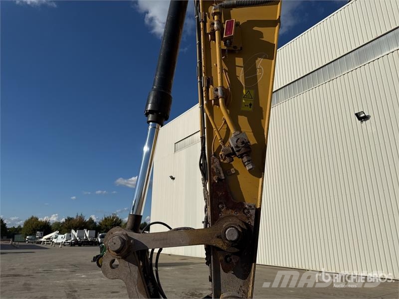 CAT 323 Tracked Excavator Bagri goseničarji