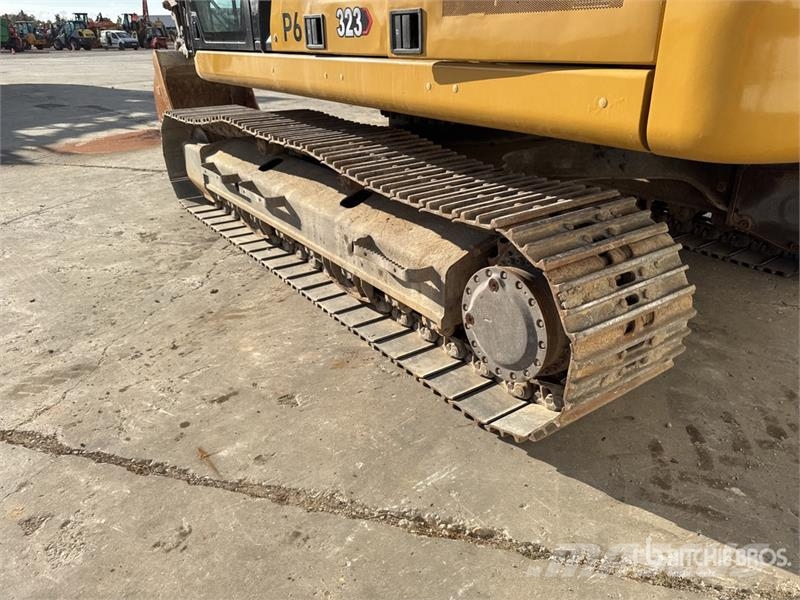 CAT 323 Tracked Excavator Bagri goseničarji