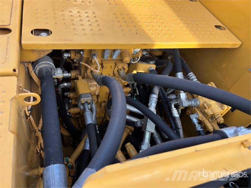 CAT 323ELN Tracked Excavator حفارات زحافة