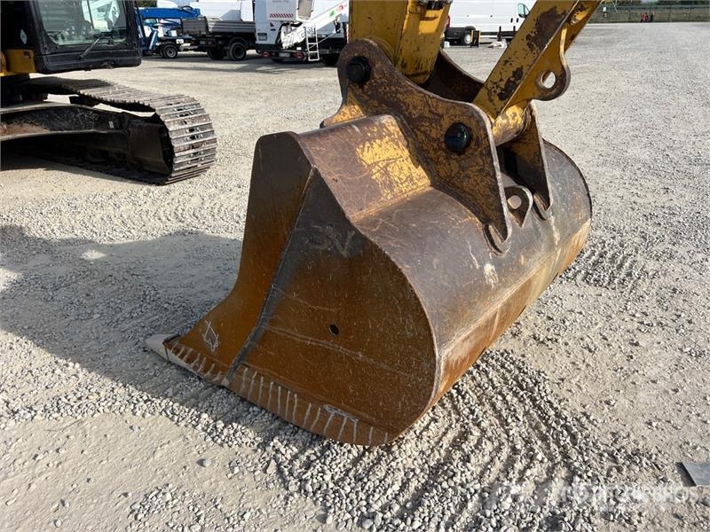 CAT 323ELN Tracked Excavator حفارات زحافة
