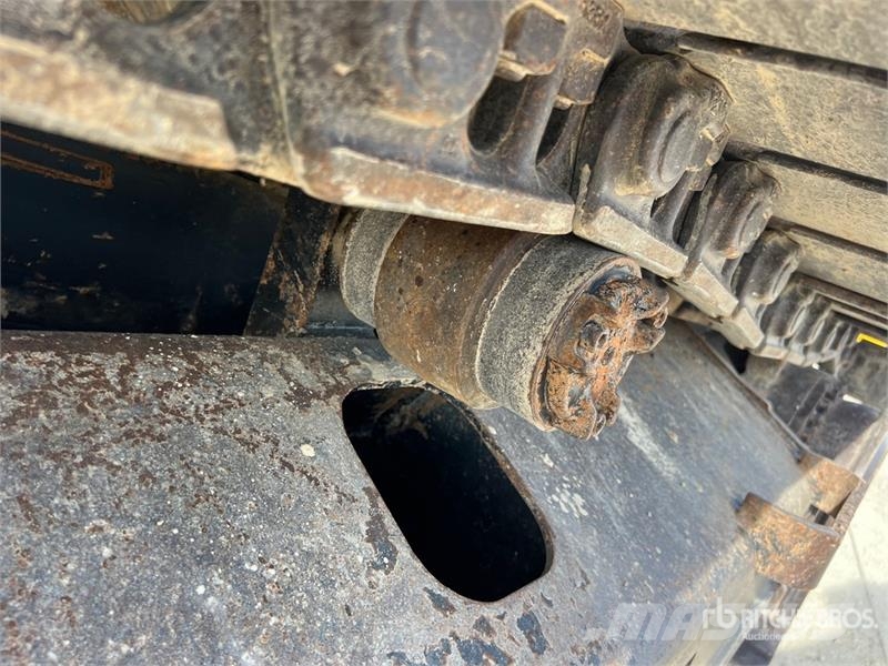 CAT 323ELN Tracked Excavator حفارات زحافة