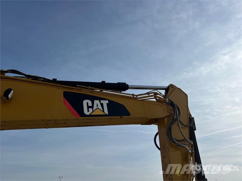 CAT 323ELN Tracked Excavator حفارات زحافة