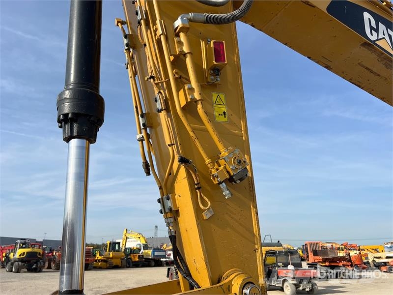 CAT 323ELN Tracked Excavator حفارات زحافة