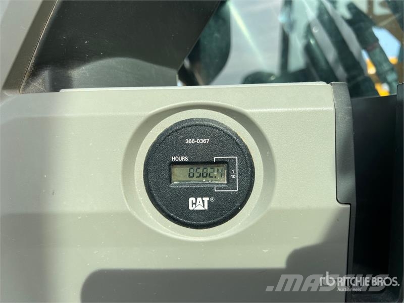 CAT 323ELN Tracked Excavator حفارات زحافة