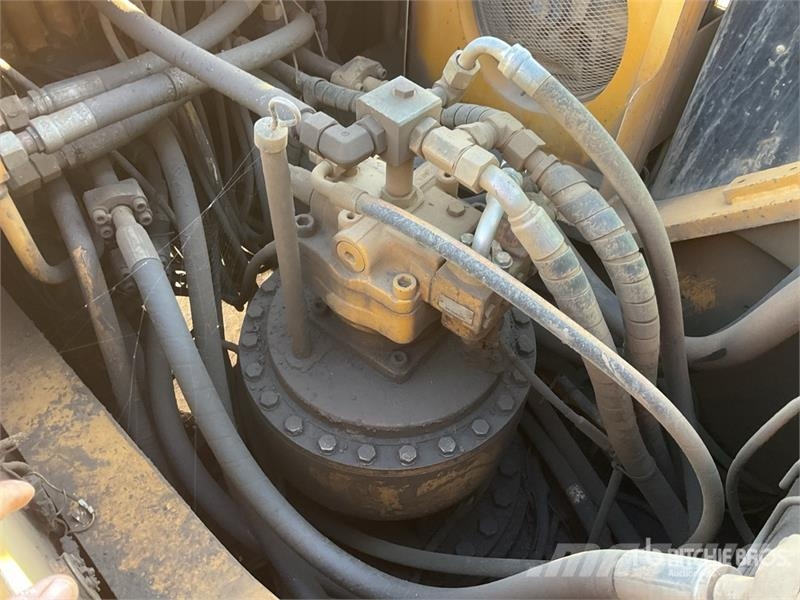 CAT 330 Tracked Excavator Raupenbagger