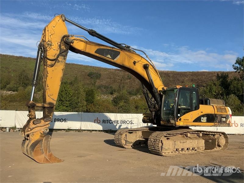 CAT 330 Tracked Excavator Raupenbagger