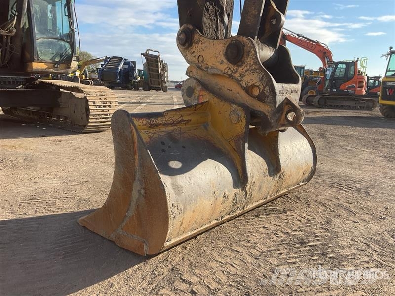 CAT 330 Tracked Excavator Raupenbagger