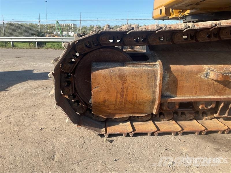 CAT 330 Tracked Excavator Kāpurķēžu ekskavatori