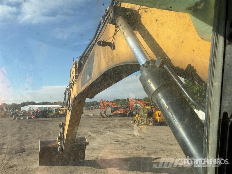 CAT 330 Tracked Excavator Raupenbagger