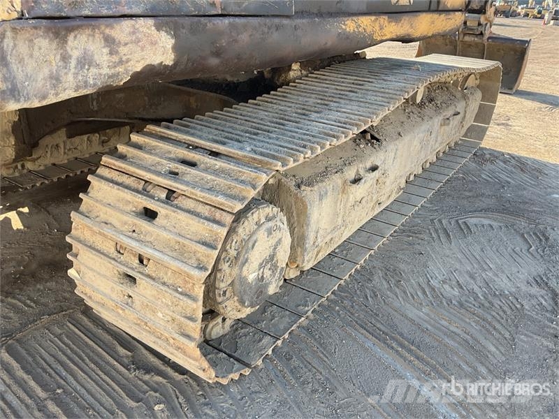 CAT 330 Tracked Excavator Raupenbagger