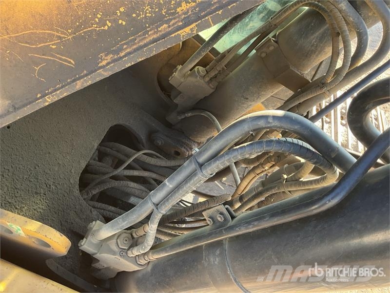 CAT 330 Tracked Excavator Raupenbagger