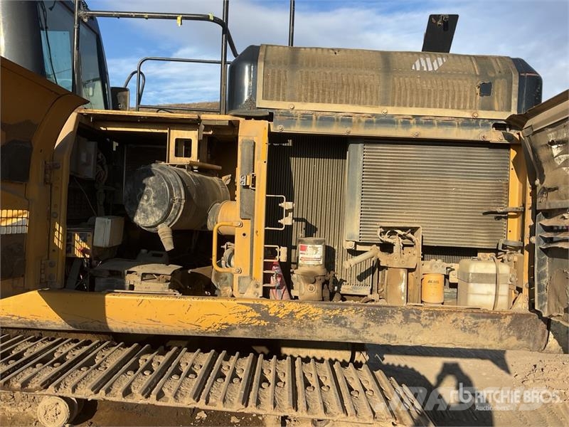CAT 330 Tracked Excavator Raupenbagger