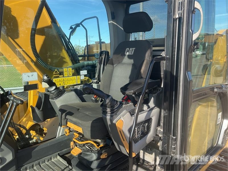 CAT 330 Tracked Excavator Kāpurķēžu ekskavatori