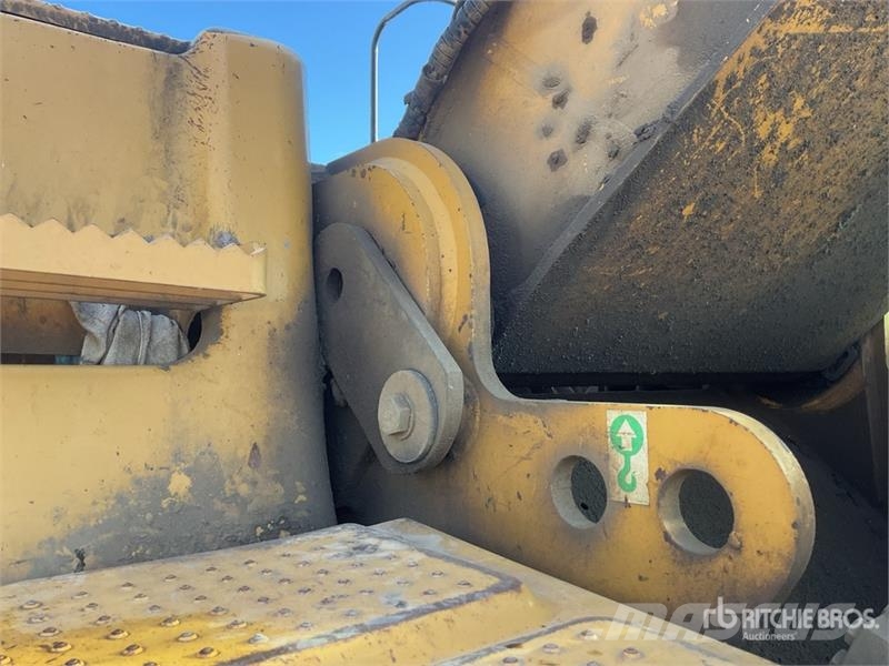 CAT 330 Tracked Excavator Raupenbagger