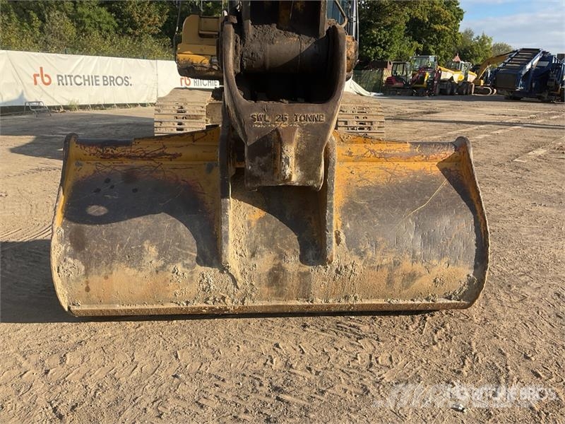 CAT 330 Tracked Excavator Raupenbagger