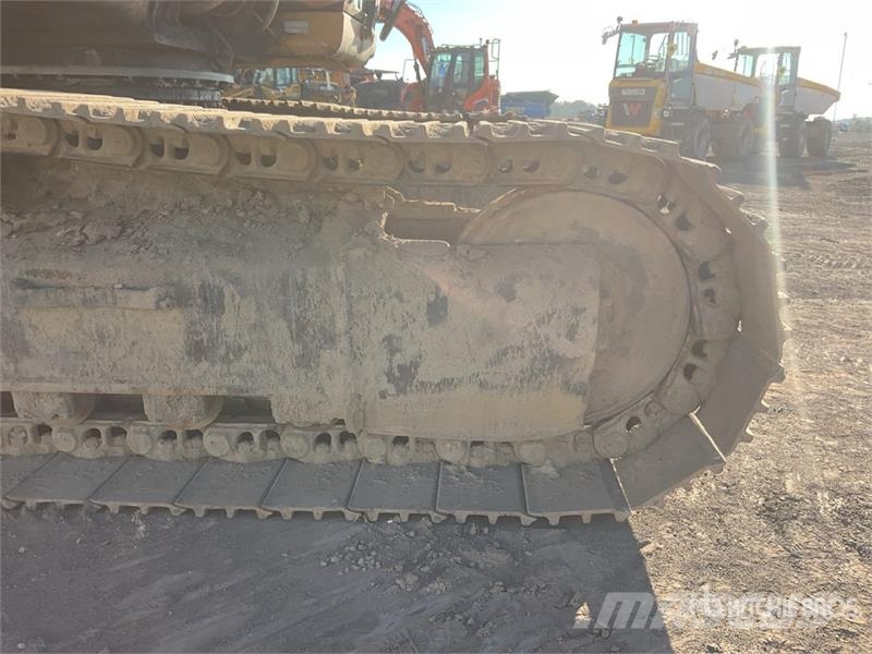 CAT 330 Tracked Excavator Raupenbagger