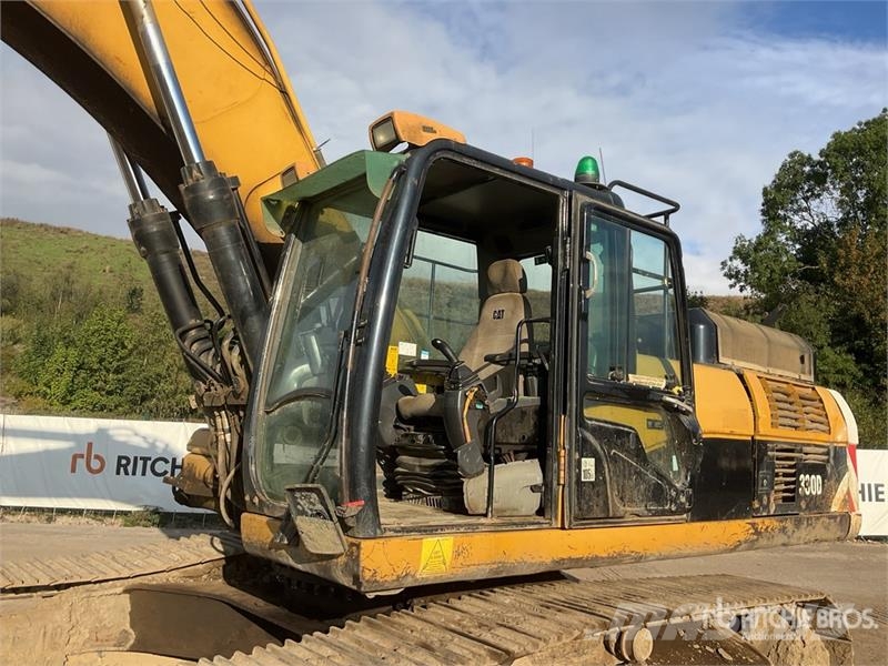 CAT 330 Tracked Excavator Raupenbagger