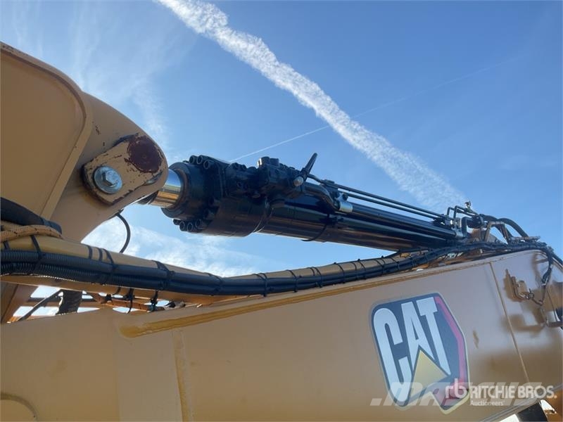 CAT 330 Tracked Excavator Kāpurķēžu ekskavatori