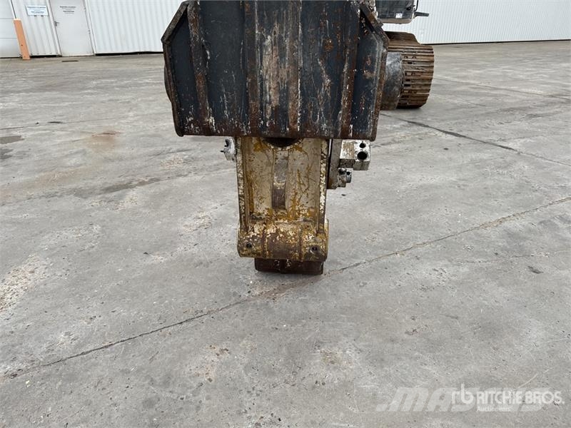 CAT 336DL/DEM50SB Tracked Excavator Escavadoras de rastos