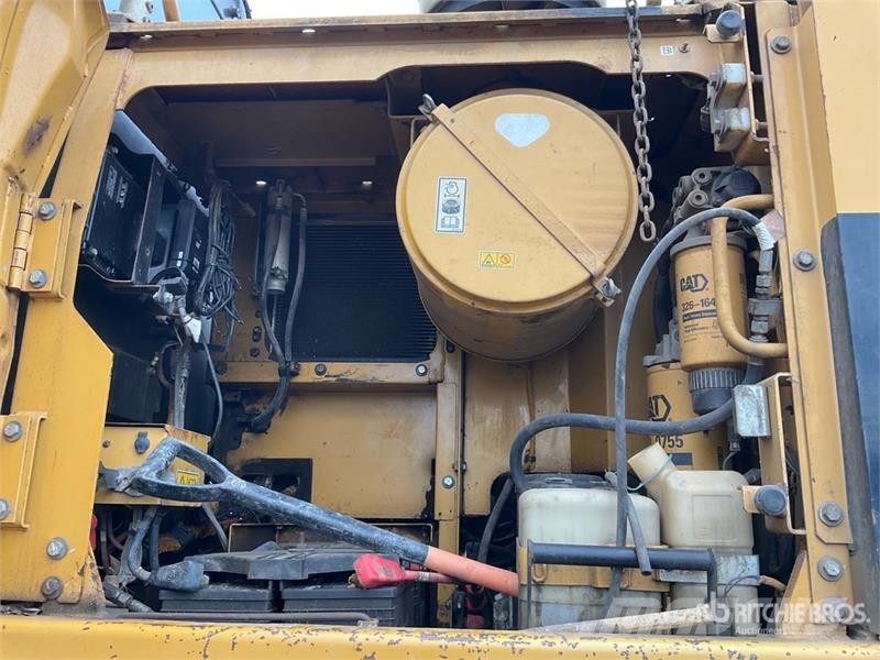 CAT 345D Tracked Excavator Crawler excavators