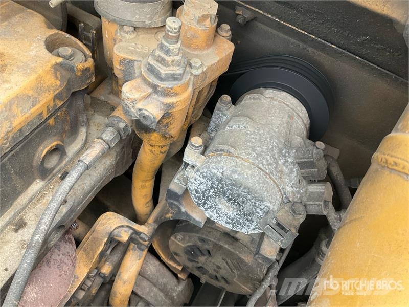 CAT 345D Tracked Excavator Crawler excavators