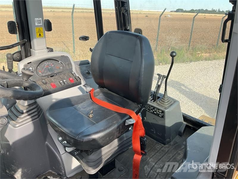 CAT 424 4x2 Backhoe Loader (Unused) Backhoe loaders