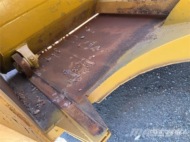 CAT 631E Scrapers
