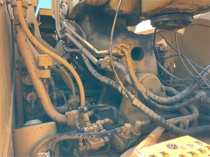 CAT 631E Scrapers