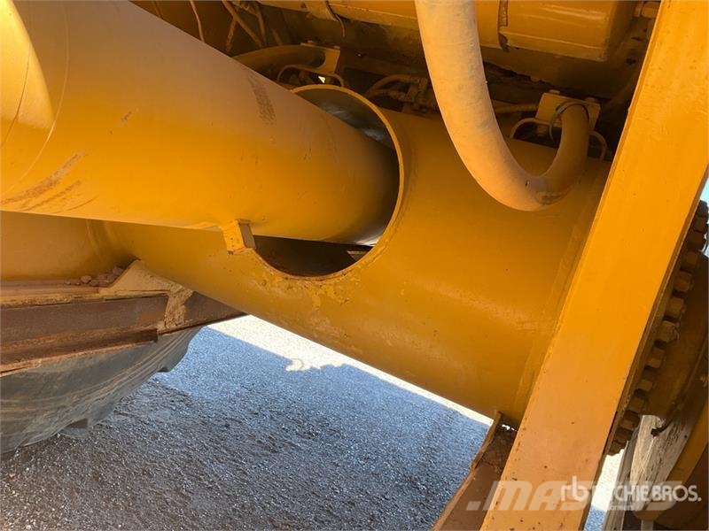 CAT 631E Scrapers