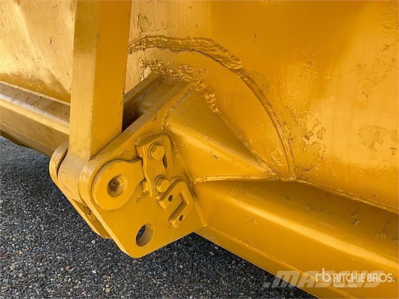 CAT 631E Scrapers