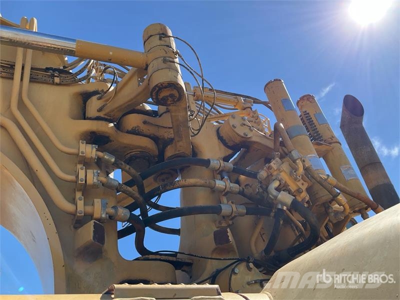 CAT 631E Scrapers