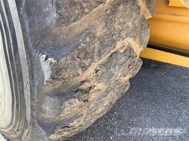 CAT 631E Scrapers