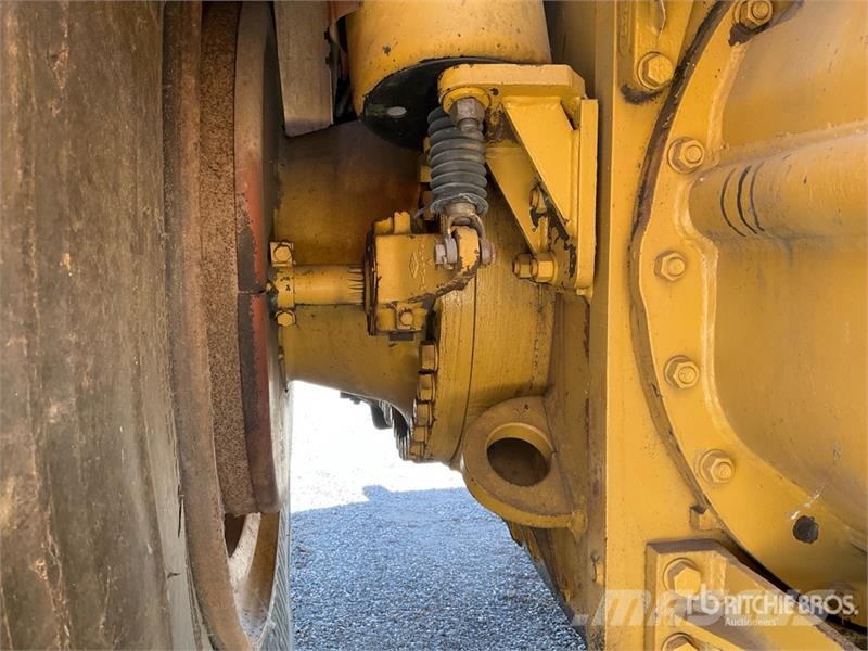 CAT 631E Scrapers